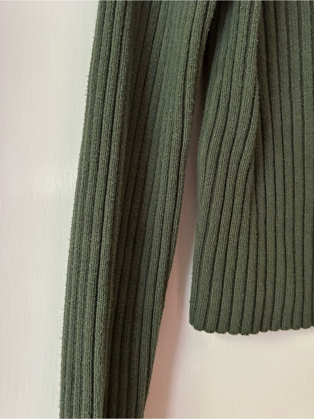 GAP Ribbed V-Neck Button Cardigan - Picture 5 of 6